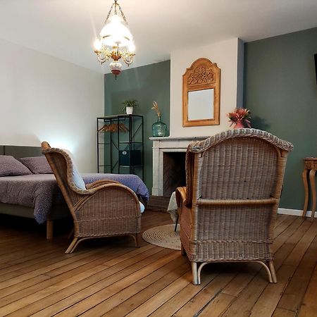Le Relais Napoleon Bed and Breakfast Avesnes-sur-Helpe Exteriör bild