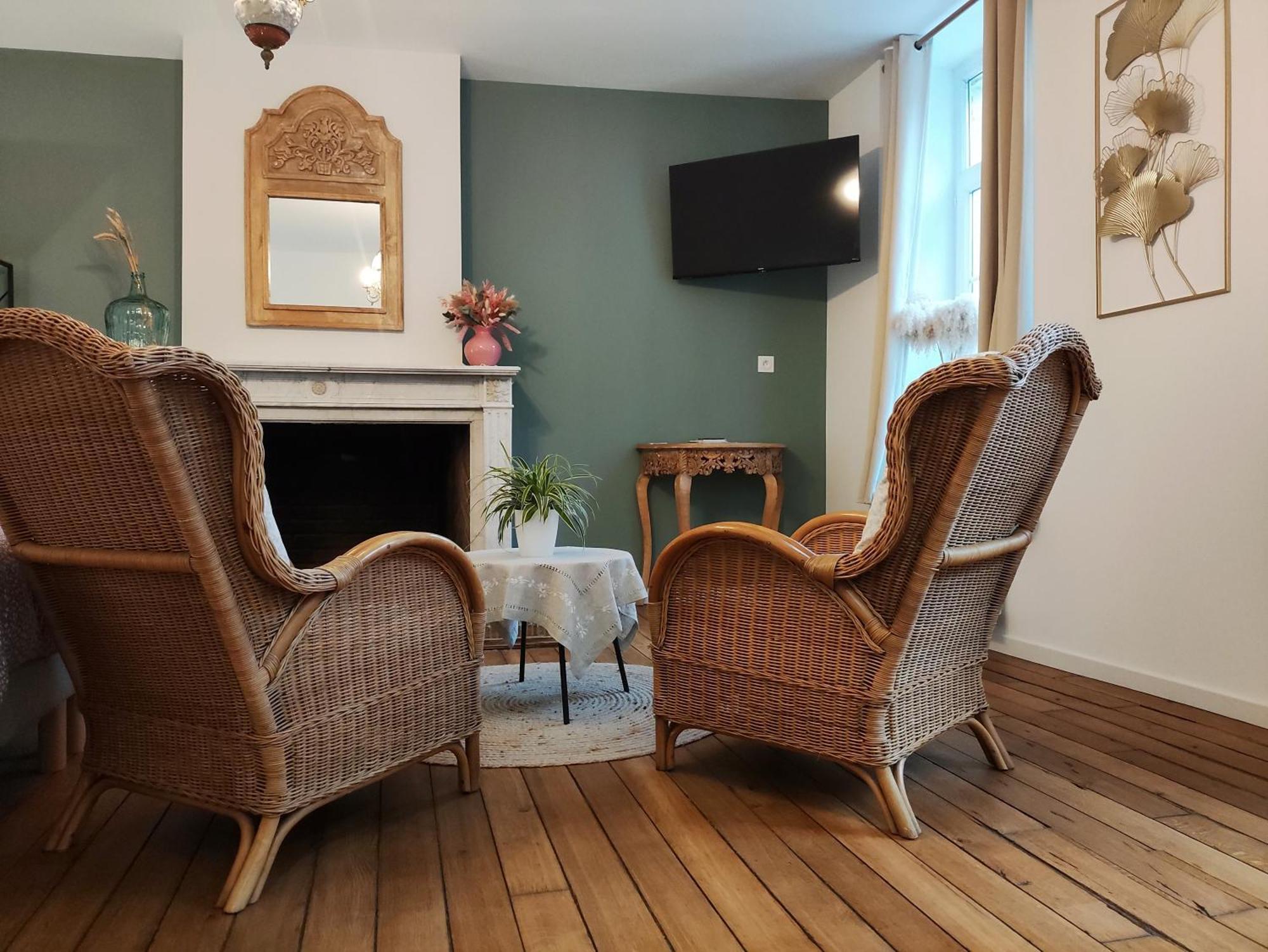 Le Relais Napoleon Bed and Breakfast Avesnes-sur-Helpe Exteriör bild